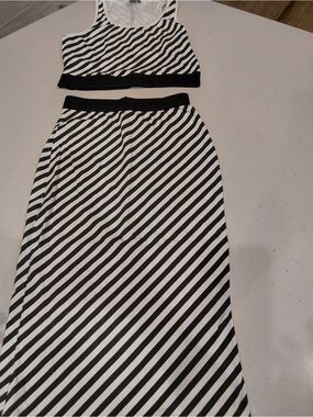 Volcom Black and White Diagonal Stripe Maxi Skirt